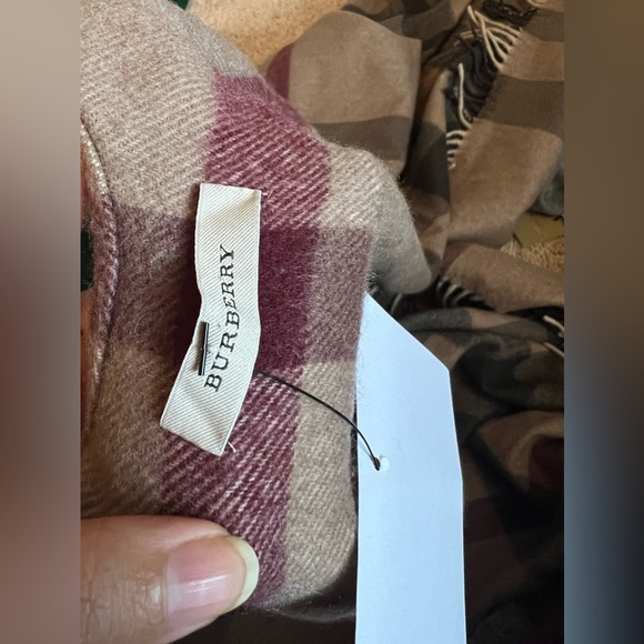 Burberry merino wool poncho cape one size fits all - Picture 12 of 14